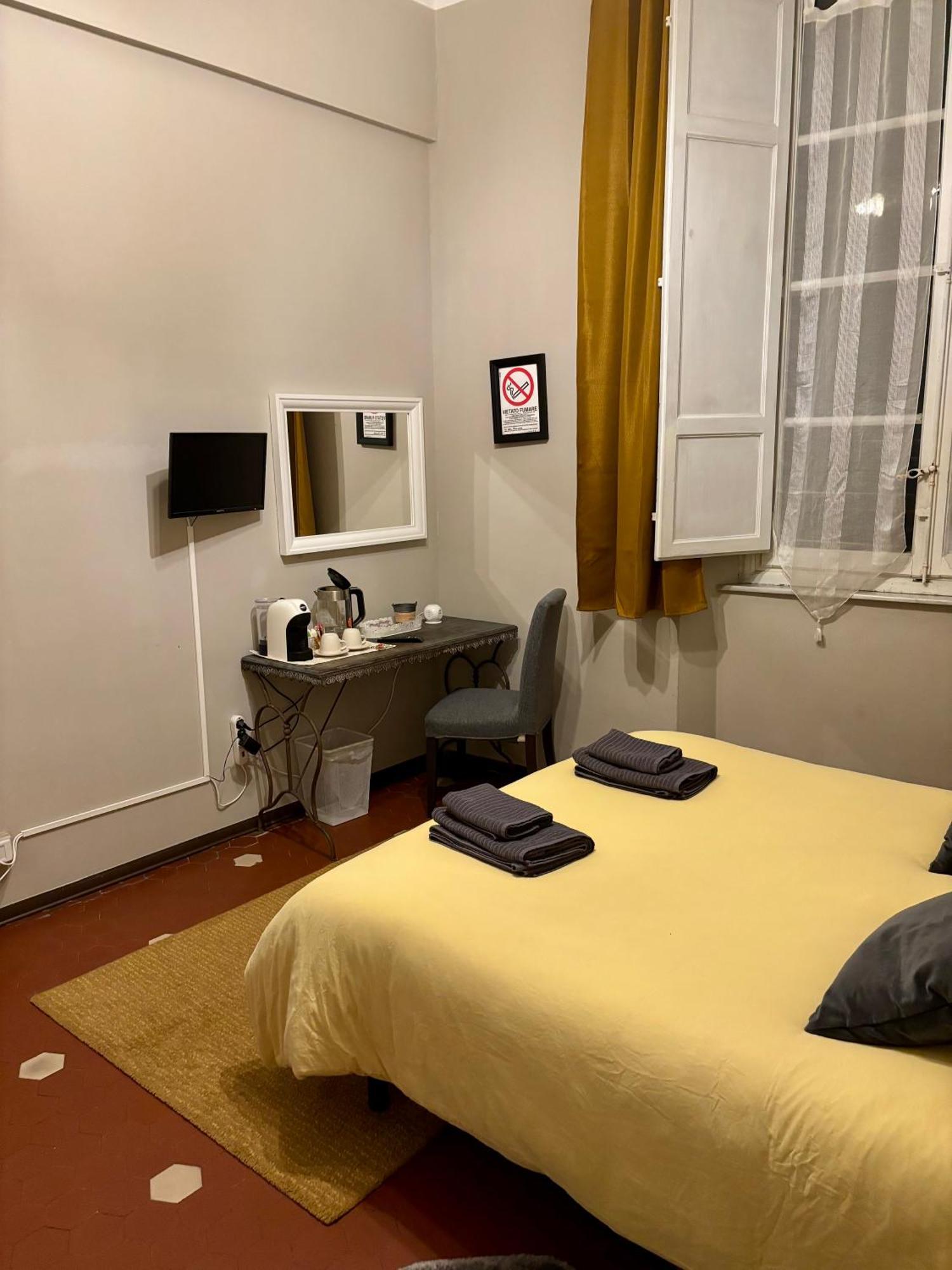 Guest House Santa Giustina Lucca Centro Storico Luaran gambar